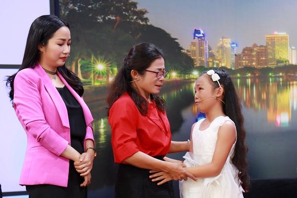 Sướng như giúp việc nhà sao Việt: Nhận lương vài chục triệu 1 tháng, được đi du lịch trời Tây-9