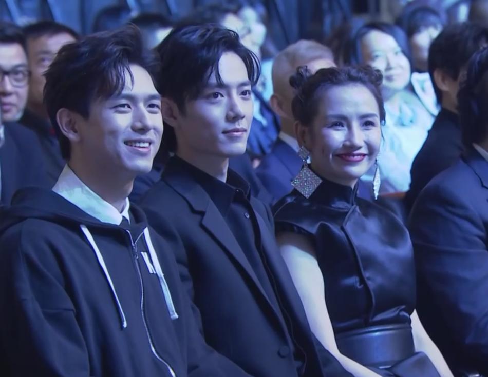 Tiêu Chiến - Lý Hiện xuất hiện trong một khung hình, dân mạng kịch liệt tranh cãi ai đẹp hơn ai-2