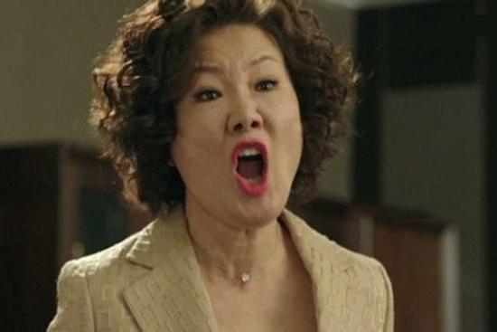 Chồng cũ dẫn con đến làm loạn đám cưới, mẹ chồng mới phán 1 câu khiến hội hôn sững sờ