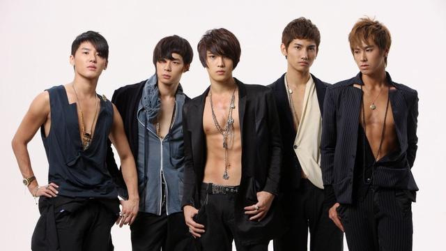 Phía sau bản hợp đồng nô lệ mang lại tỷ USD cho showbiz-7