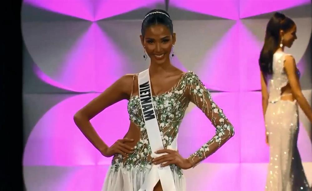 Hoàng Thùy thi bán kết Miss Universe 2019: Chào sân ấn tượng, diễn bikini an toàn, bùng nổ với dạ hội-22