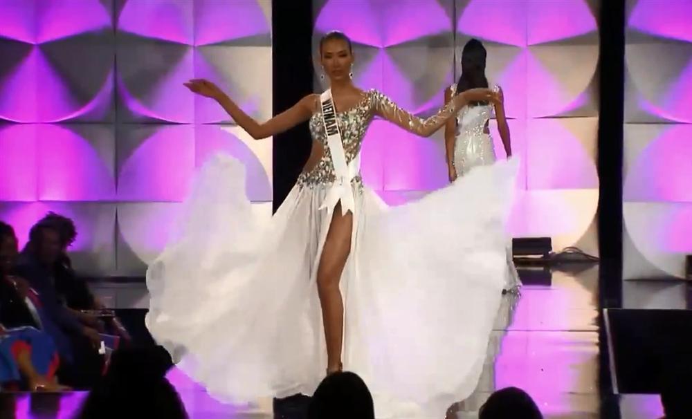 Hoàng Thùy thi bán kết Miss Universe 2019: Chào sân ấn tượng, diễn bikini an toàn, bùng nổ với dạ hội-24