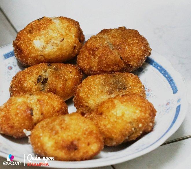 Quán bánh rán mặn 28 năm chỉ đun bằng bếp dầu hiếm thấy của cặp vợ chồng già Vĩnh Hồ-4