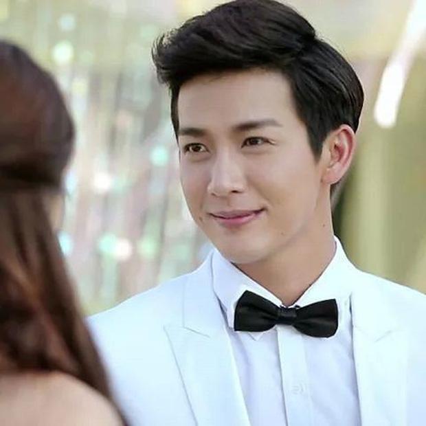 Choáng váng khi thấy hoàng tử nụ cười Thái Lan thích mặc váy ngủ của bạn gái-2