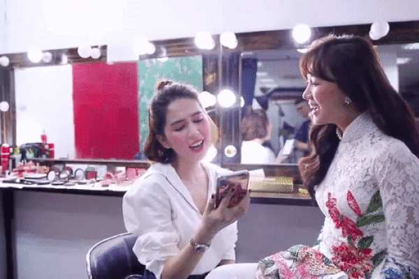 Ngọc Trinh bị Hồ Ngọc Hà xoay như chong chóng từ hit này qua hit khác vẫn cố đu nốt cao khét lẹt-4