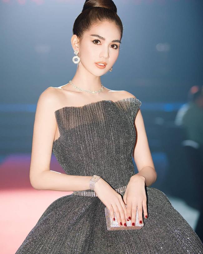 Mải nghe Ngọc Trinh hát như hét, Hari Won quên luôn lời dù là hit để đời của chính mình-3