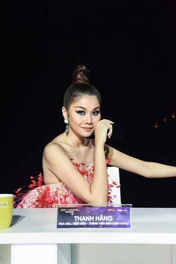 Thảm đỏ chung kết Hoa hậu Hoàn Vũ Việt Nam 2019: Thanh Hằng diện váy cầu vồng không thua kém thiên thần Elsa Hosk-4