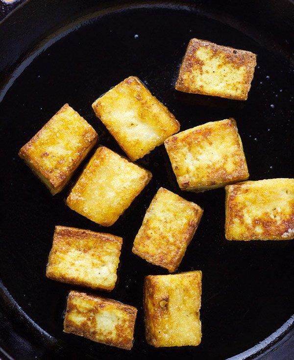 Bị mẹ chồng thử tài, con dâu ra tay rán đậu vàng giòn, không dính chảo nhờ chiêu bí mật-2