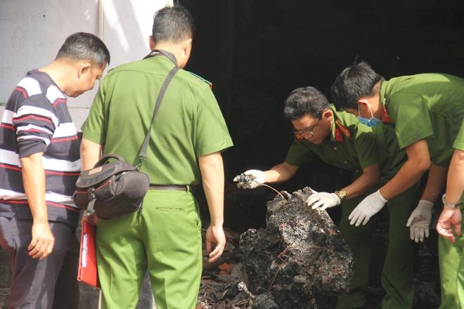 Tiếng kêu cứu lịm dần trong căn nhà cháy ở TP.HCM-2