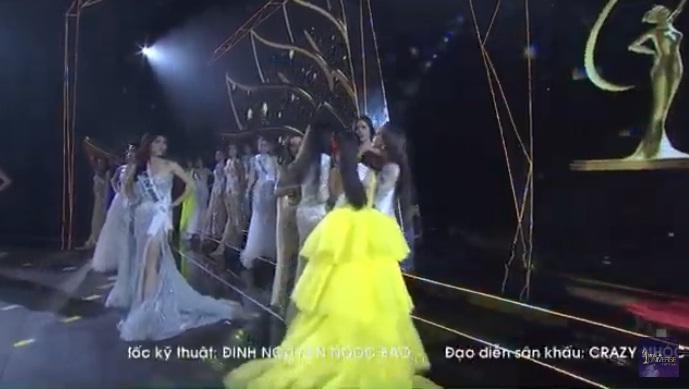 Thí sinh Hoa hậu Hoàn Vũ Việt Nam 2019 Hương Ly ngất xỉu trên sân khấu-2