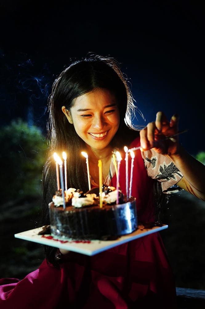 Hoàng Yến Chibi khóc như đứa trẻ khi được tổ chức sinh nhật lúc một giờ sáng-5