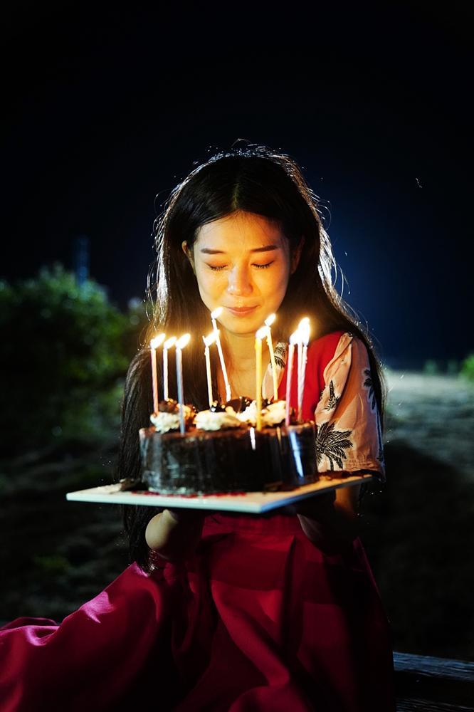 Hoàng Yến Chibi khóc như đứa trẻ khi được tổ chức sinh nhật lúc một giờ sáng-6