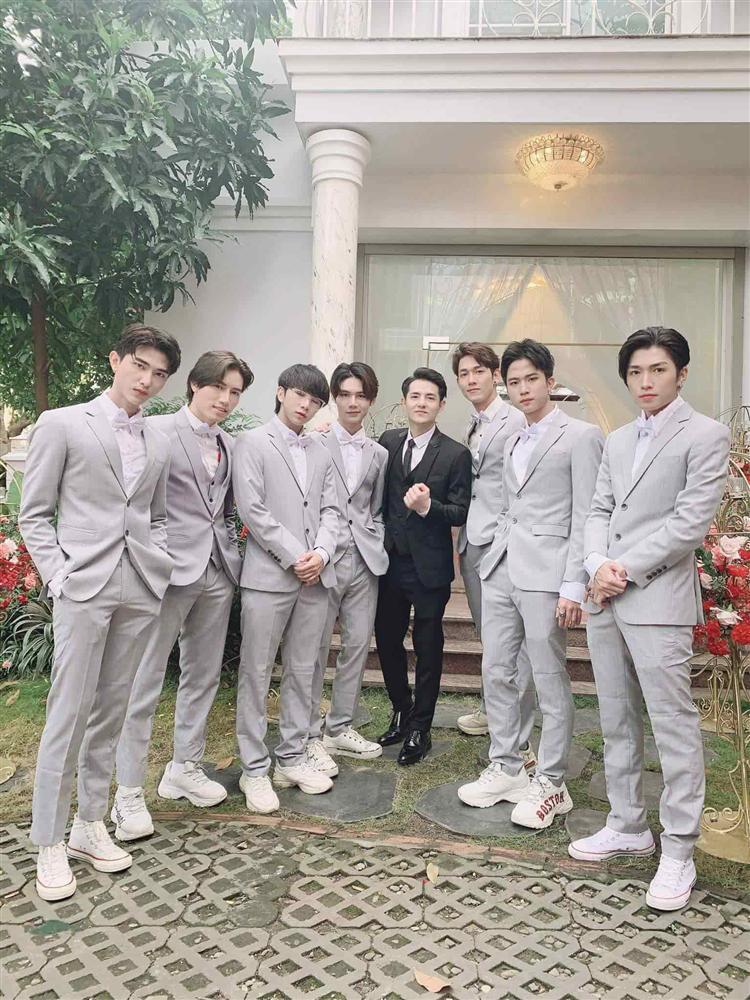 Giận tím người trước những màn lên đồ lôi thôi, kém duyên của dàn bê quả ngày cưới-8