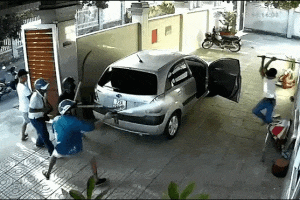 Thiu thiu ngủ sau phút mặn nồng bị người tình chém-2