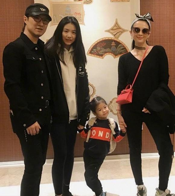 Tưởng hạnh phúc viên mãn, ai ngờ Chương Tử Di khổ tâm, hổ thẹn vì chồng bài bạc không bỏ?-4