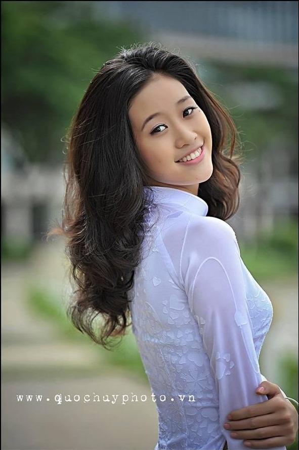 Thắng giải áo dài tại liên tiếp 3 cuộc thi nhan sắc, hoa hậu Khánh Vân diện Quốc phục Việt đẹp tới cỡ nào?-3