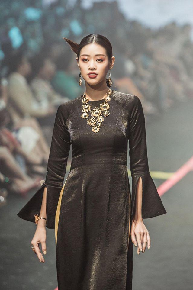 Thắng giải áo dài tại liên tiếp 3 cuộc thi nhan sắc, hoa hậu Khánh Vân diện Quốc phục Việt đẹp tới cỡ nào?-15