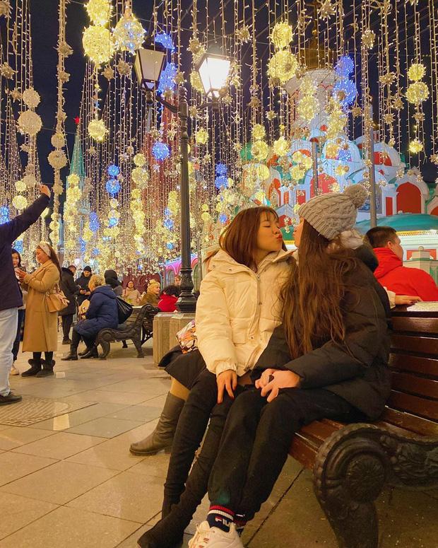 Không phải đoán nữa, hé lộ ảnh Văn Lâm đưa bạn gái về ra mắt, đại gia đình cùng trang trí đón Noel-5