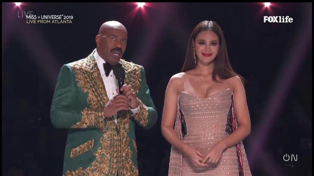 Đương kim hoa hậu Catriona Gray giao lưu trên sân khấu-1