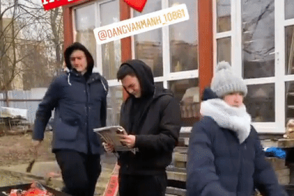 Lần đầu khoe ảnh thời tấm bé, em gái Đặng Văn Lâm làm ai cũng xuýt xoa trước ngoại hình đẹp từ trong trứng-5