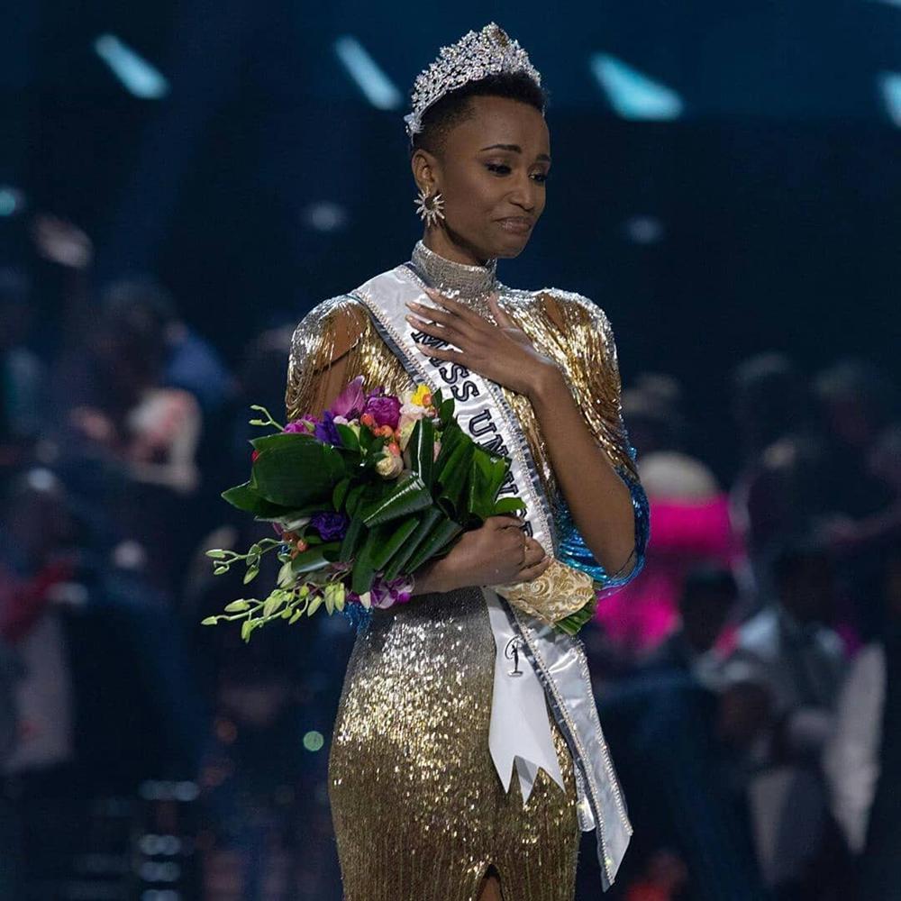 Nhan sắc độc và lạ của cô gái Nam Phi vừa đăng quang Hoa hậu Hoàn vũ 2019-2