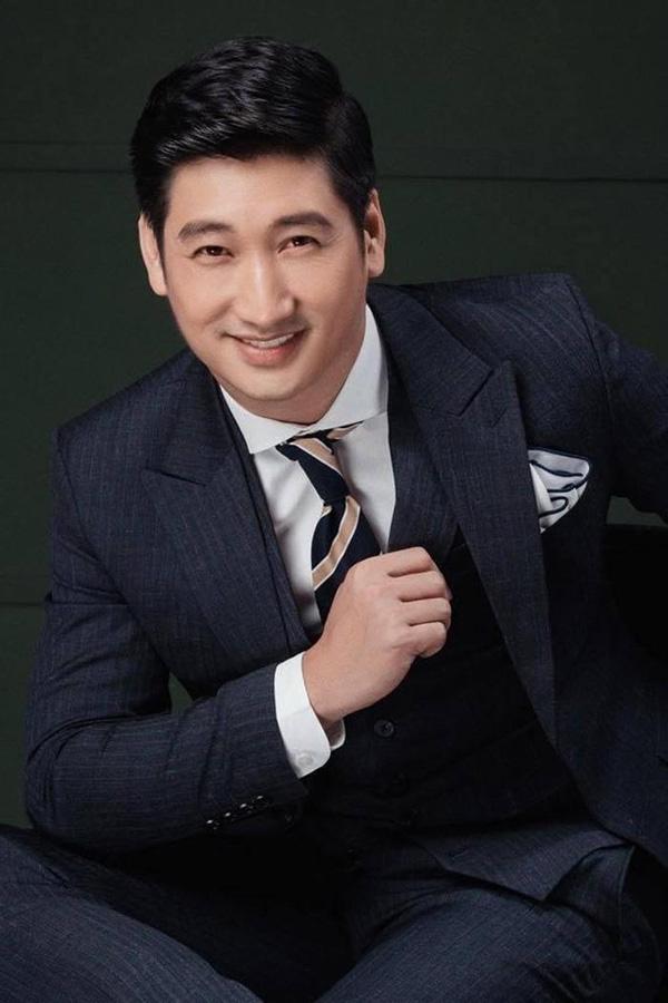 Nam diễn viên Hoa hồng trên ngực trái bức xúc vì bị ghép mặt vào di ảnh người chết-3