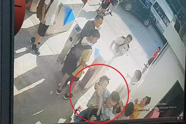 Nóng: Bà Nguyễn Bích Quy, người đưa đón bé trai trường Gateway làm đơn từ chối luật sư-3