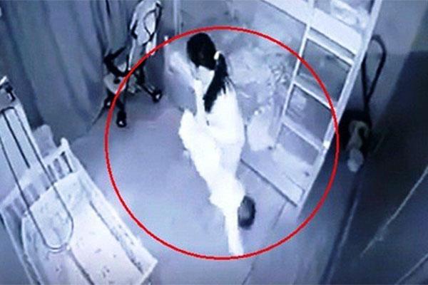 Tạm giữ nữ giúp việc dốc ngược chân bé gái 13 tháng tuổi ở Nghệ An-1