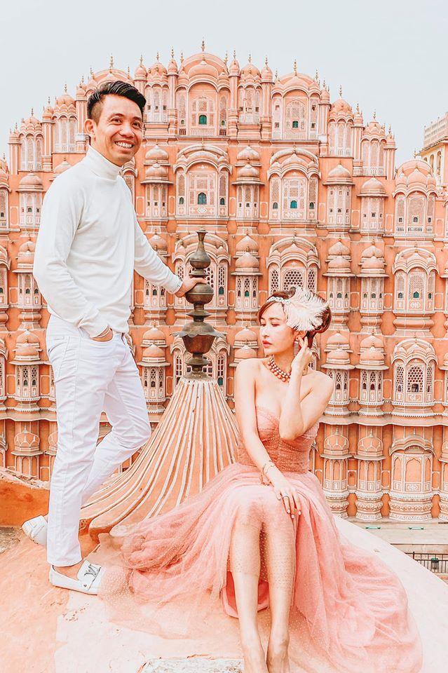 Sang tận Ấn Độ chụp ảnh cưới nhưng đôi guốc ngoại cỡ của vợ hai Minh Nhựa mới giật mọi spotlight-3