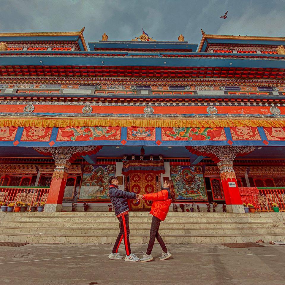 Sang tận Ấn Độ chụp ảnh cưới nhưng đôi guốc ngoại cỡ của vợ hai Minh Nhựa mới giật mọi spotlight-9