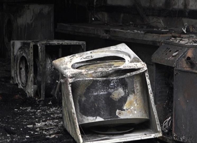 Thấy khói lửa bao trùm, người đàn ông Hàn Quốc nhảy từ tầng 2 xuống đất-1