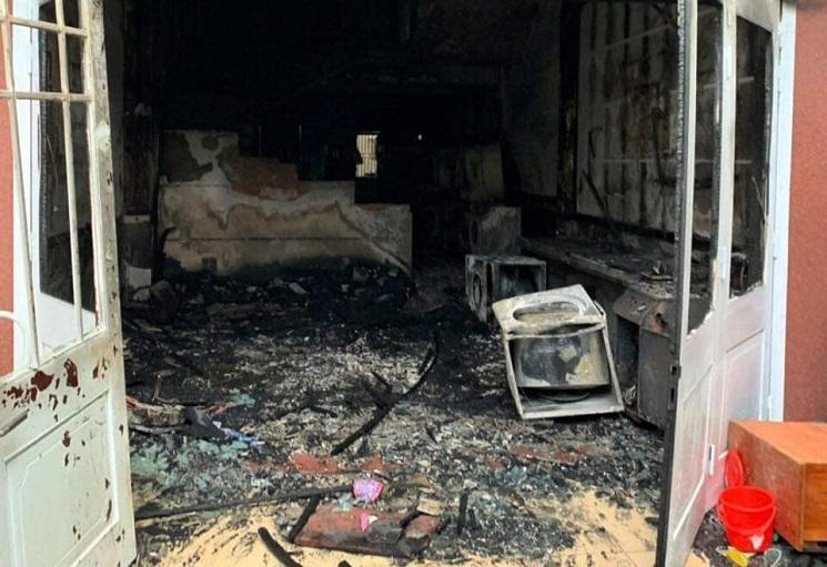 Thấy khói lửa bao trùm, người đàn ông Hàn Quốc nhảy từ tầng 2 xuống đất-2