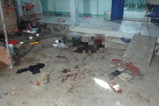 Bắt 4 đối tượng trong vụ vợ tạt nước rửa cá trúng tường nhà hàng xóm, chồng bị truy sát chém chết