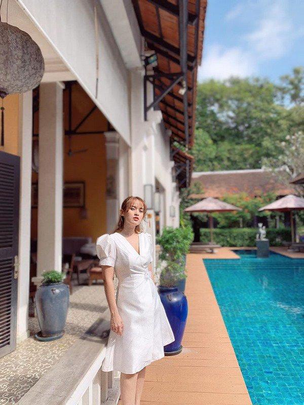 Mẹ suốt ngày diện váy điệu thế này, bảo sao con gái Tú Vi lúc nào cũng như công chúa-3