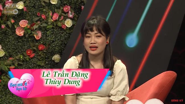 Chàng trai mang bún đậu mắm tôm đi tỏ tình bạn gái nhưng hành động của 2 MC Quyền Linh và Hồng Vân mới buồn cười-2