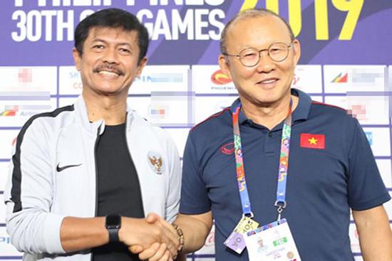 Trước trận đại chiến giành HCV Sea Games 30, HLV Indonesia lại 'cà khịa gắt' thầy Park