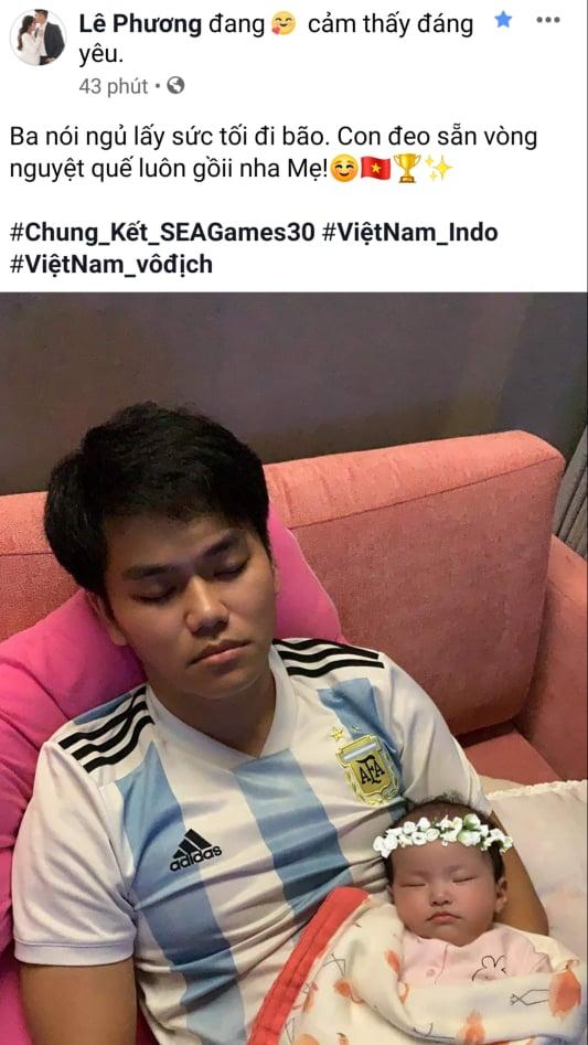 Phương Thanh - Lý Hùng sang Philippines cổ vũ U22 Việt Nam, con gái Lê Phương đội sẵn vòng nguyệt quế-1