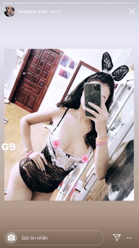 Hồng Quế nghiện khoe thân đến mức tự đăng ảnh lộ ngực-1