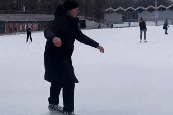 Yến Xuân thân thiết với em trai và em gái Văn Lâm tại Nga-4