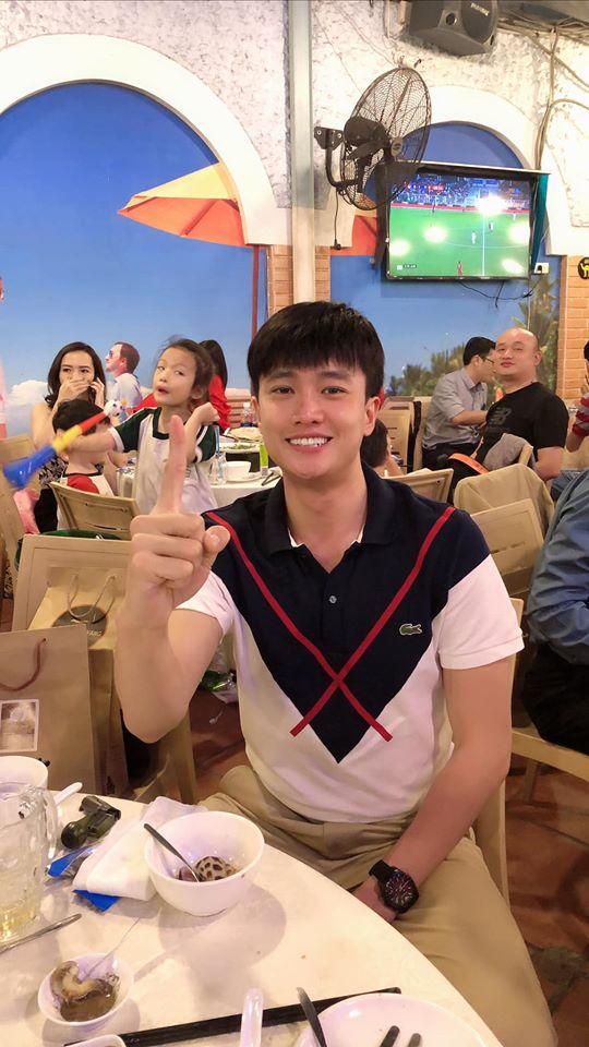 Tiến Luật, Xuân Lan vỡ òa khi Đoàn Văn Hậu chọc thủng lưới Indonesia ngay hiệp 1-4