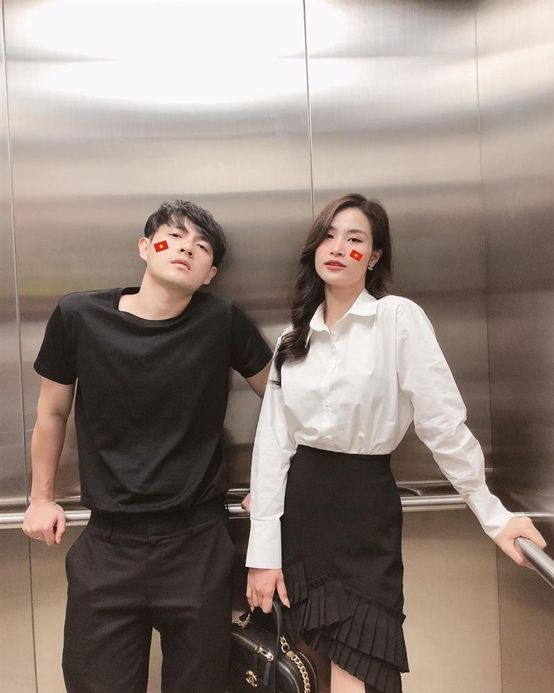 Tiến Luật, Xuân Lan vỡ òa khi Đoàn Văn Hậu chọc thủng lưới Indonesia ngay hiệp 1-7