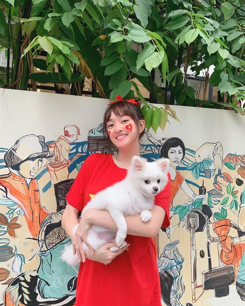 Tiến Luật, Xuân Lan vỡ òa khi Đoàn Văn Hậu chọc thủng lưới Indonesia ngay hiệp 1-8