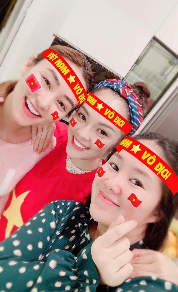 Tiến Luật, Xuân Lan vỡ òa khi Đoàn Văn Hậu chọc thủng lưới Indonesia ngay hiệp 1-9