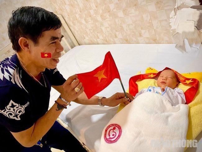 Việt Nam nổ tung, triệu người xuống đường mừng nhà vô địch SEA Games-4