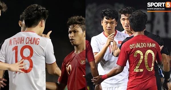 Fans hả hê nhìn Thành Chung xử cầu thủ ngổ ngáo của Indonesia chỉ bằng một cái chỉ tay-1
