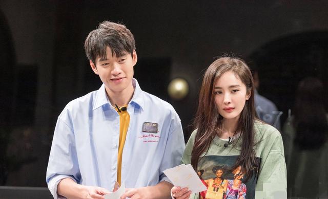 ẢNH HOT CBIZ: Chồng cũ và tình mới của Dương Mịch xuất hiện chung một khung hình-1