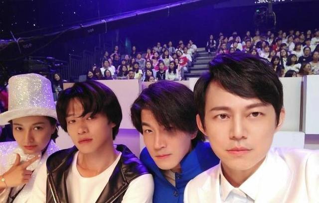 ẢNH HOT CBIZ: Chồng cũ và tình mới của Dương Mịch xuất hiện chung một khung hình-3