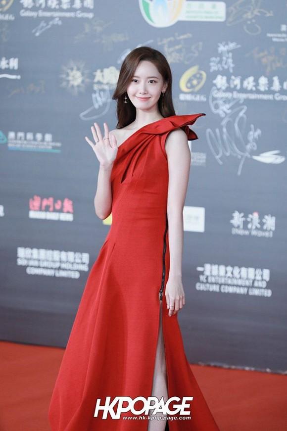 Visual đỉnh cao như thế này bảo sao Yoona chiếm trọn spotlight trên thảm đỏ LHP Quốc tế Macao-2