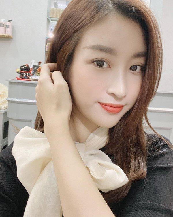 Đỗ Mỹ Linh mạnh tay cắt tóc ngắn thêm đến nỗi tóc chỉ còn một mẩu-4