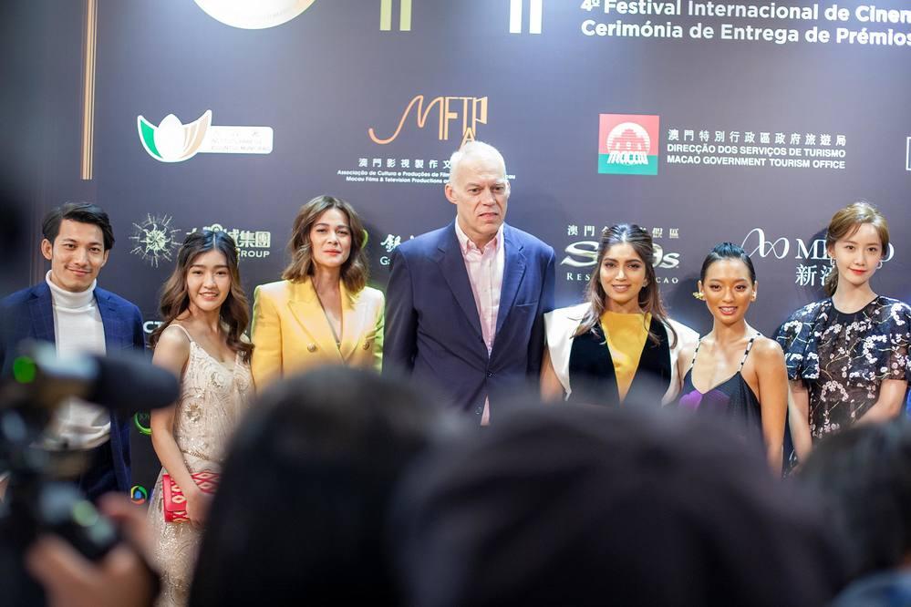 Liên Bỉnh Phát hội ngộ nữ thần Kpop Yoona tại LHP Quốc tế Macao-2